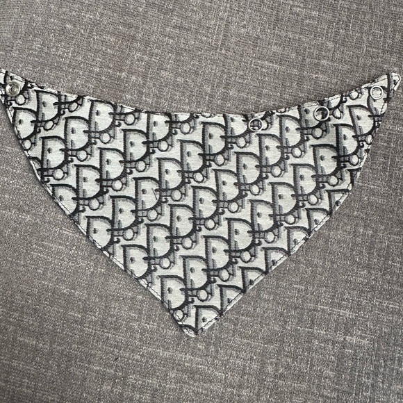 Fashion Cat/Dog Bandana Accessory, Size Small - Picture 1 of 6